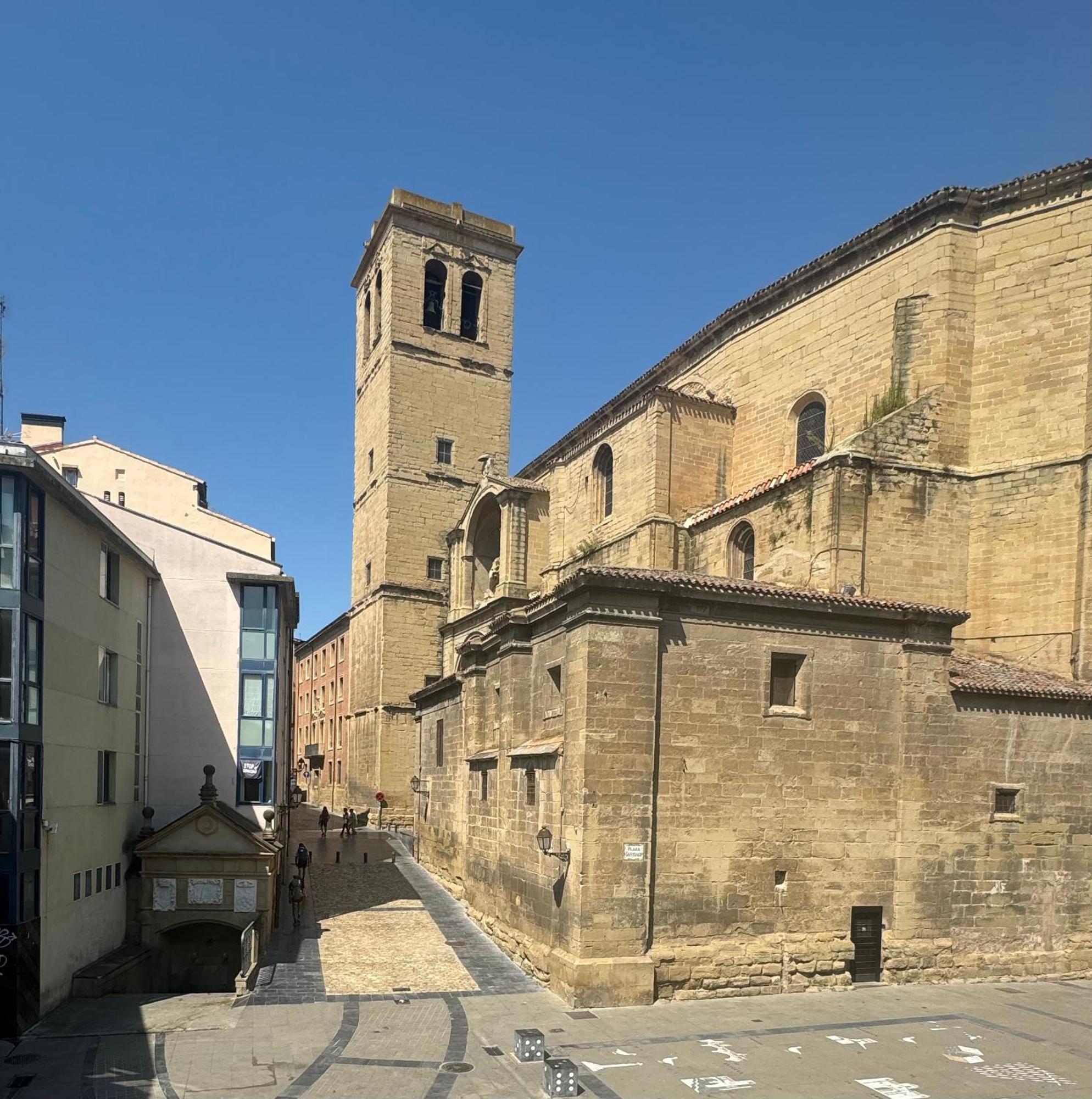 Santiago Tower Aire Ac Casco Antiguo By Apartamentos Logroño Eksteriør bilde