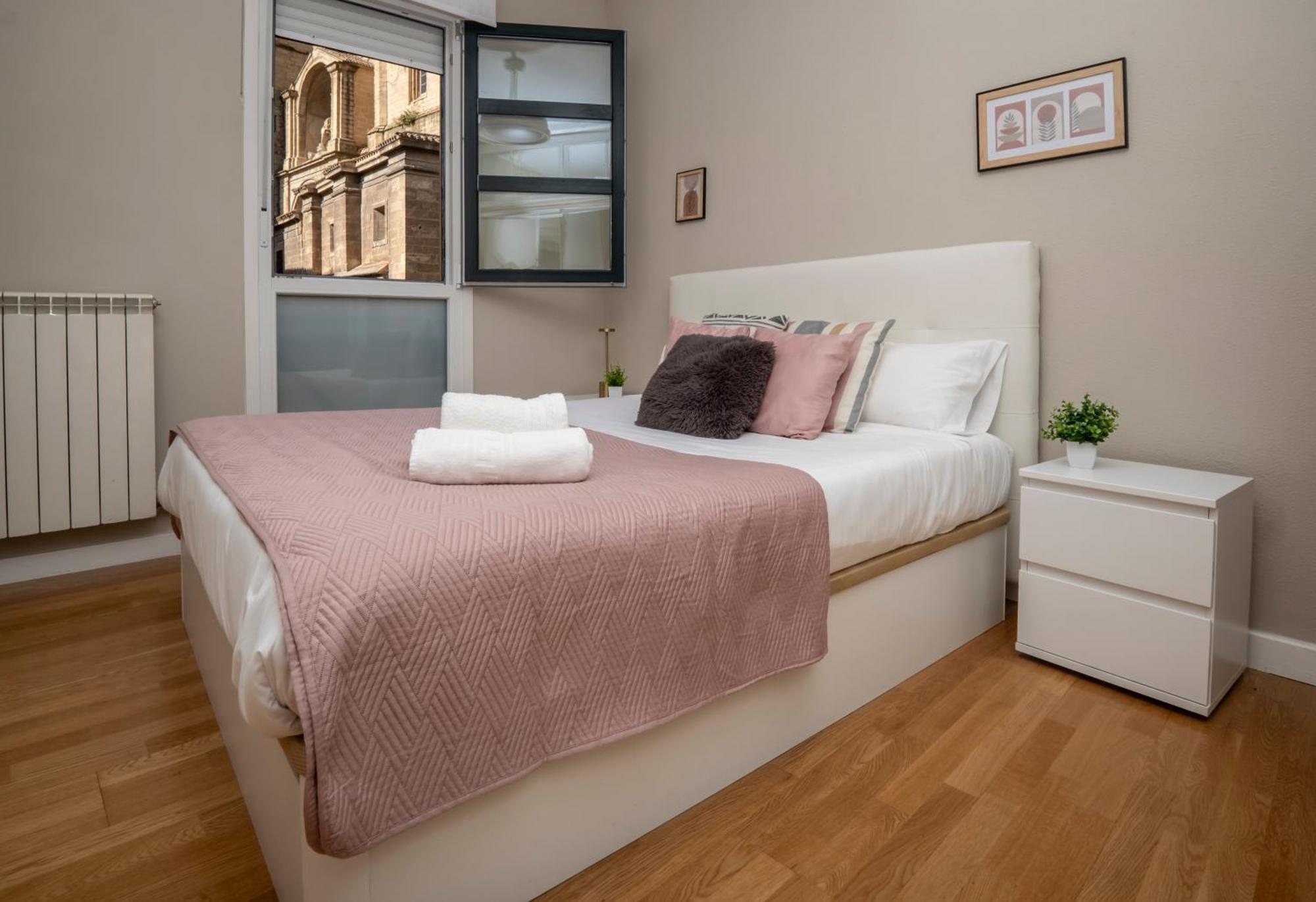Santiago Tower Aire Ac Casco Antiguo By Apartamentos Logroño Eksteriør bilde