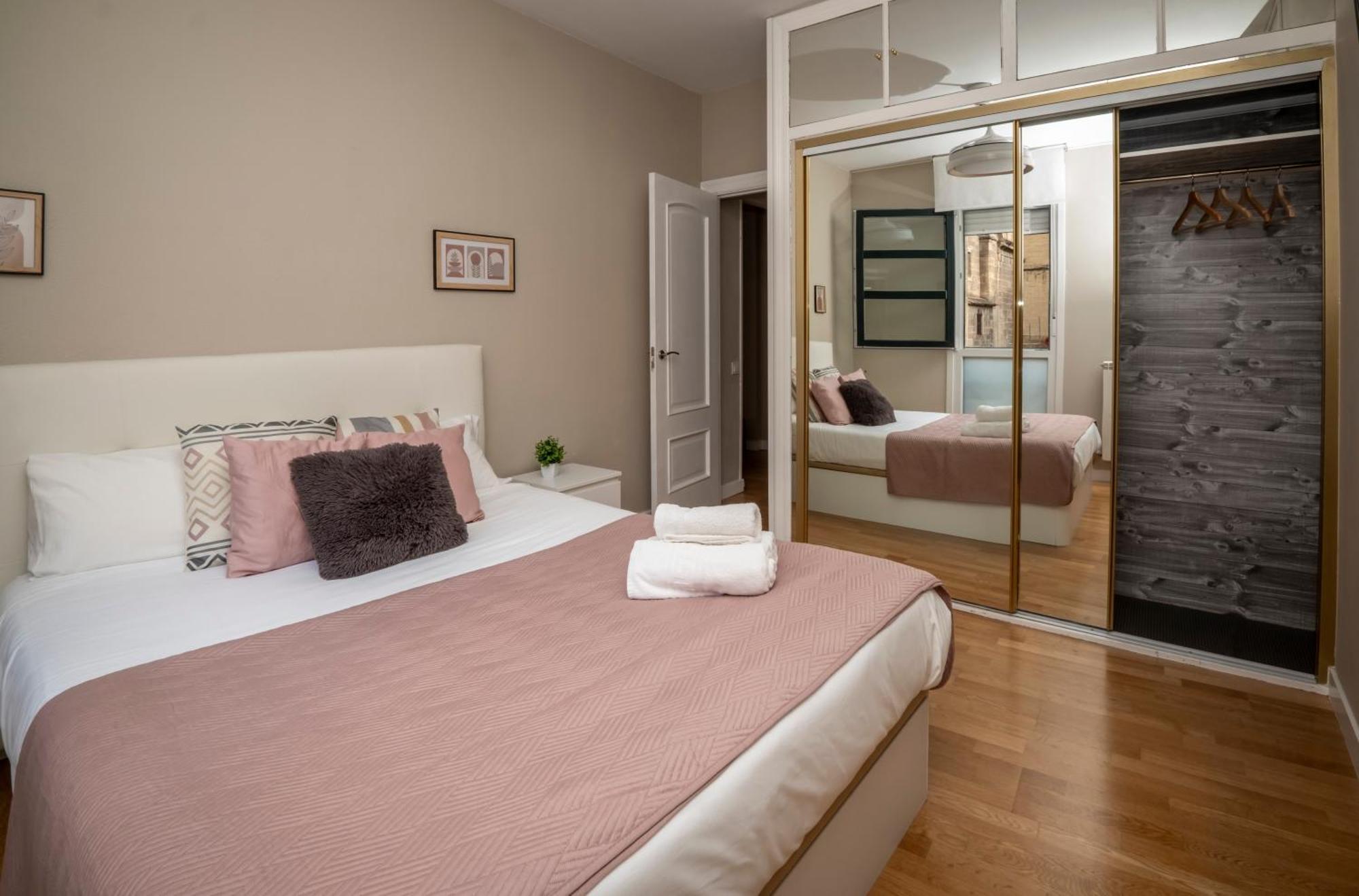 Santiago Tower Aire Ac Casco Antiguo By Apartamentos Logroño Eksteriør bilde