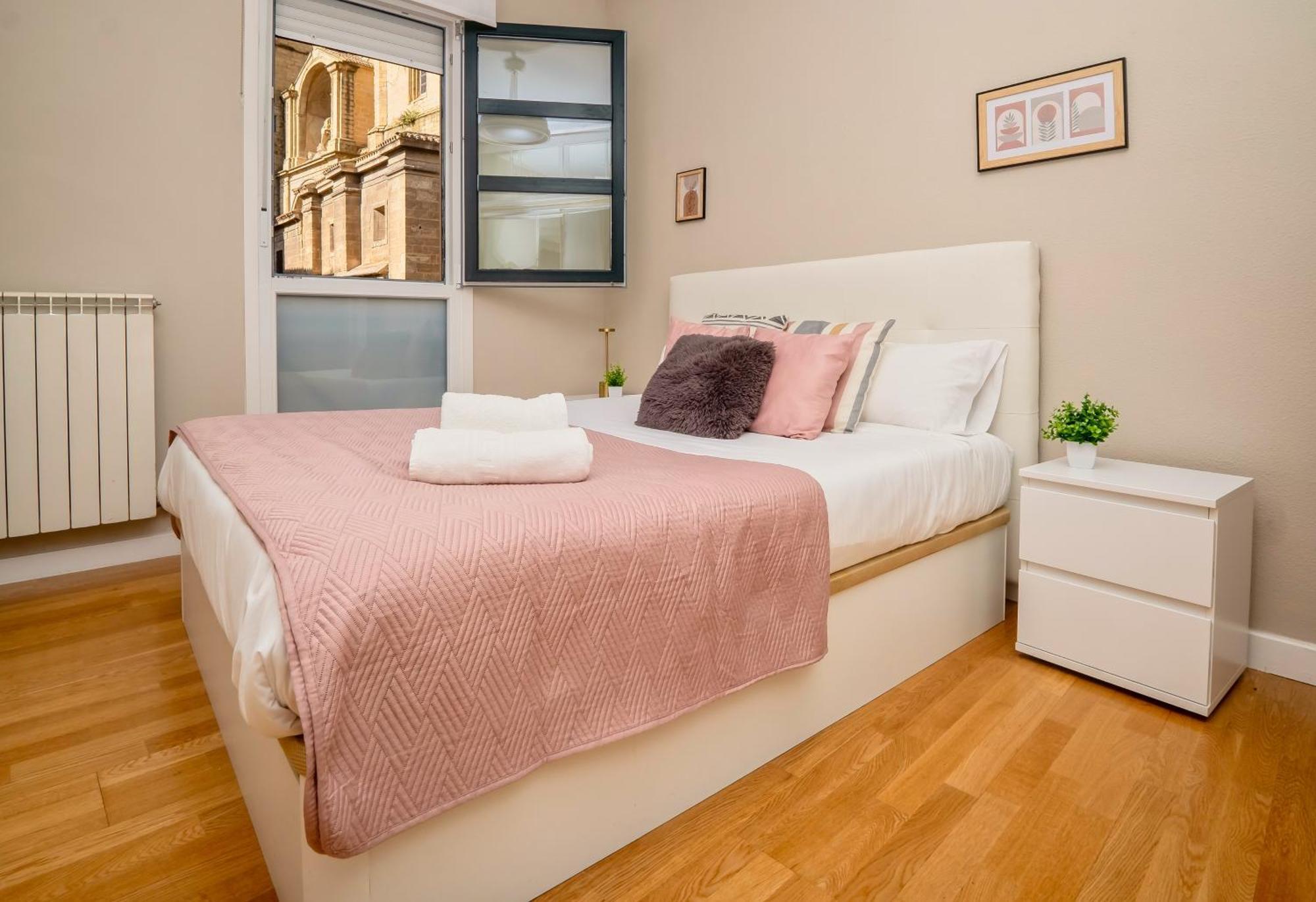 Santiago Tower Aire Ac Casco Antiguo By Apartamentos Logroño Eksteriør bilde