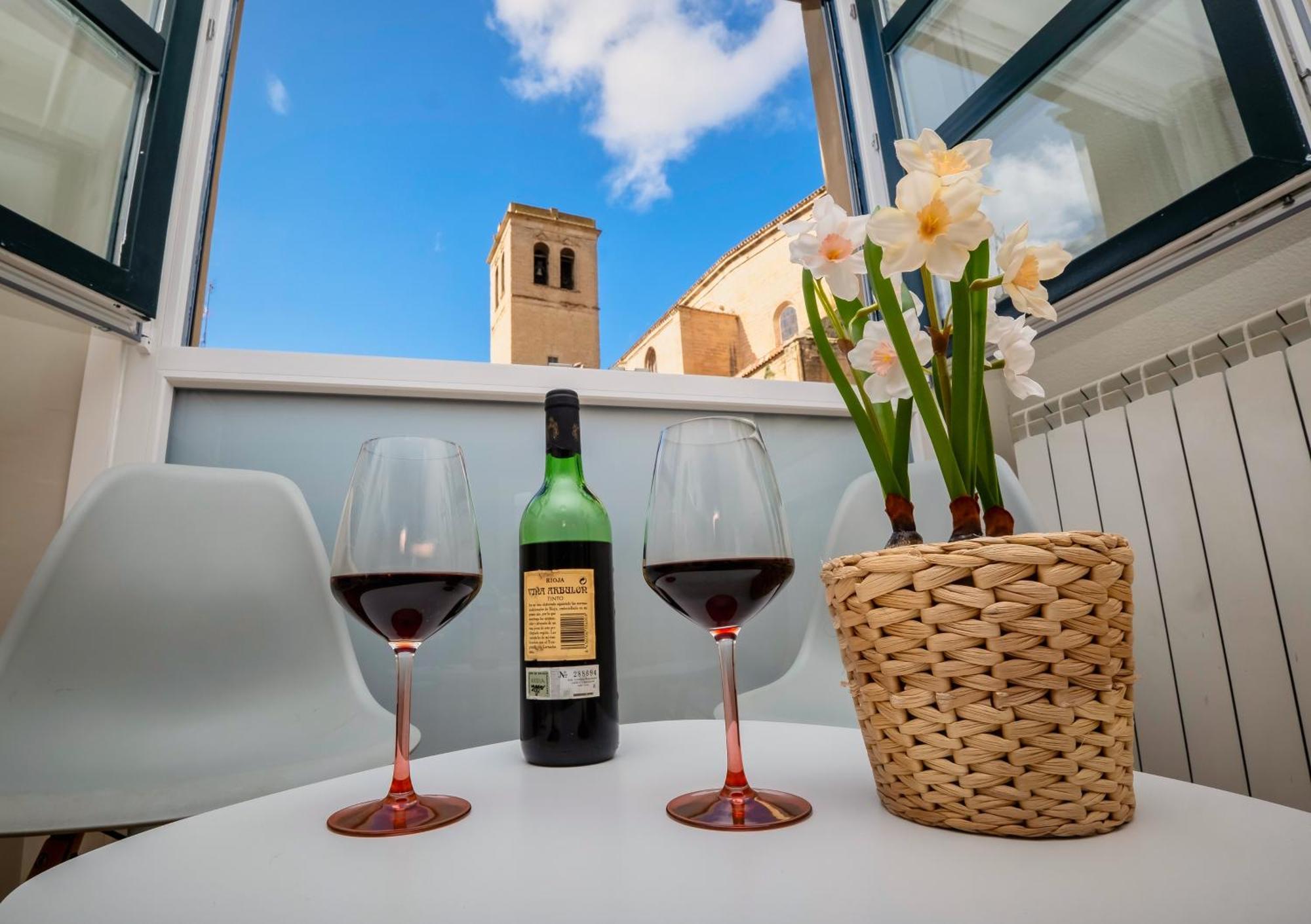 Santiago Tower Aire Ac Casco Antiguo By Apartamentos Logroño Eksteriør bilde